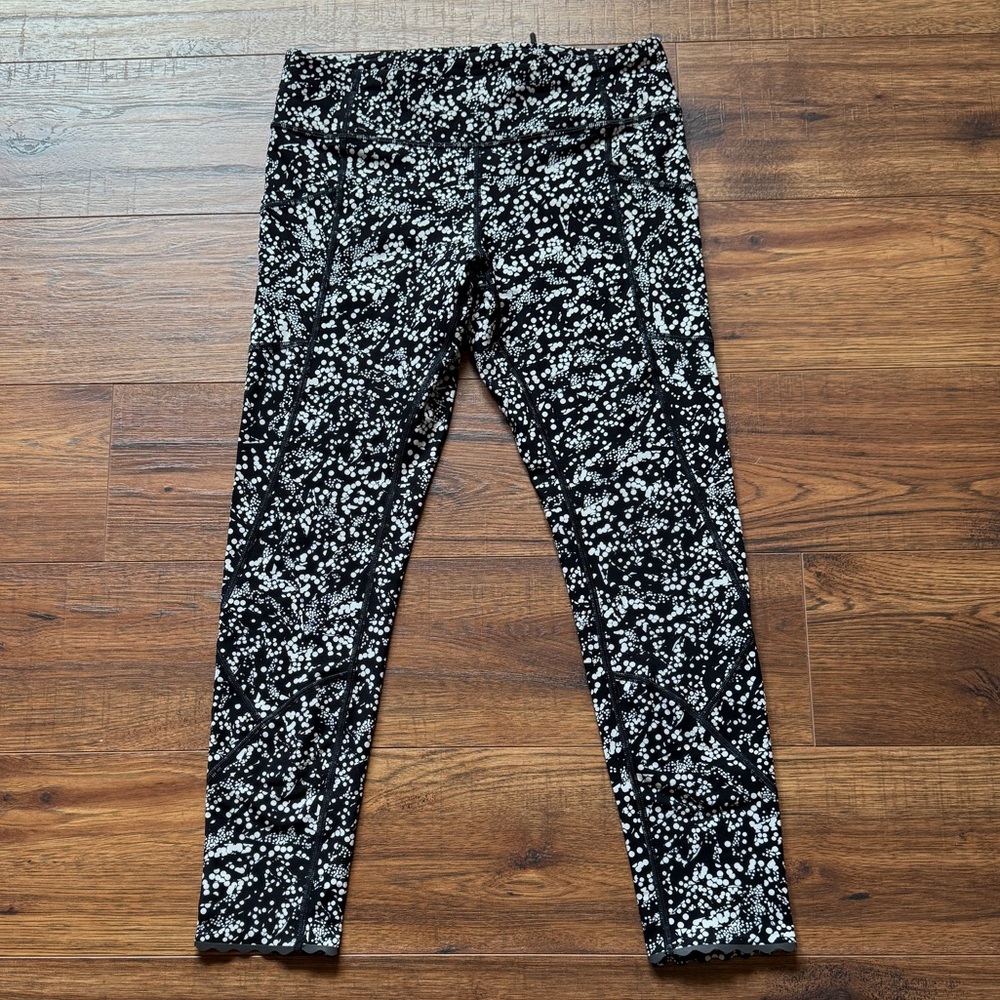 Lululemon Women’s Tight Stuff Tight II Formation Tights Leggings Floral Size 8